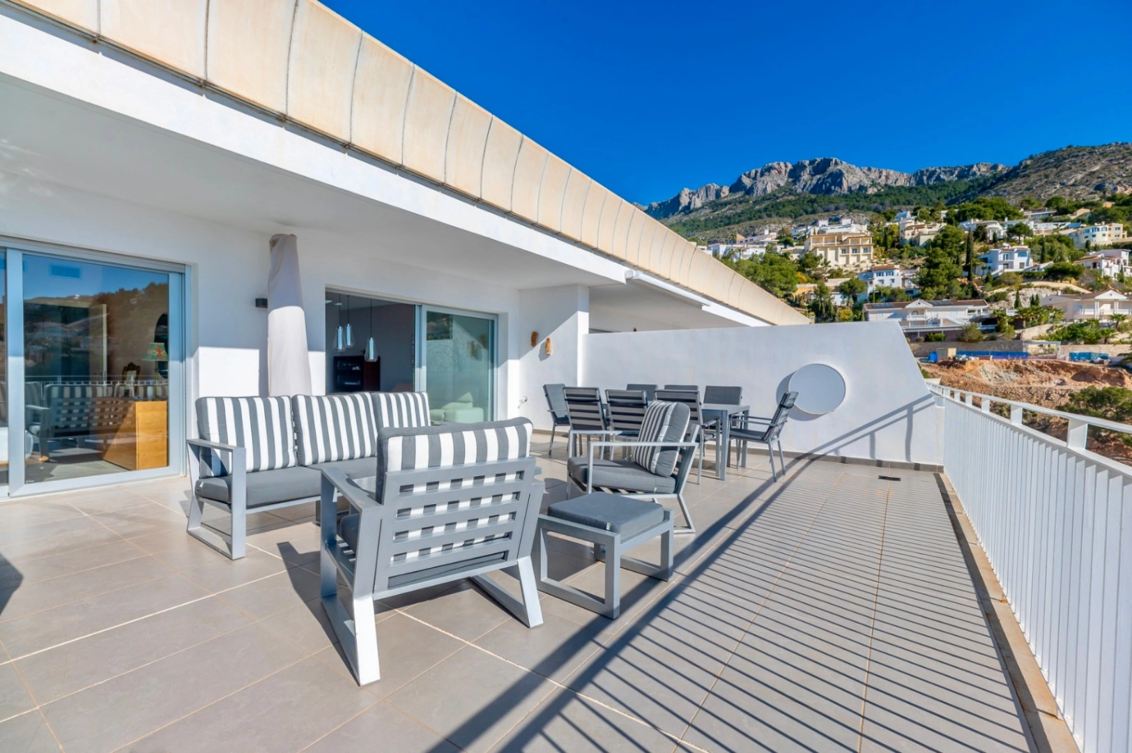 Atic exclusiv orientat spre sud-est de vânzare în Altea