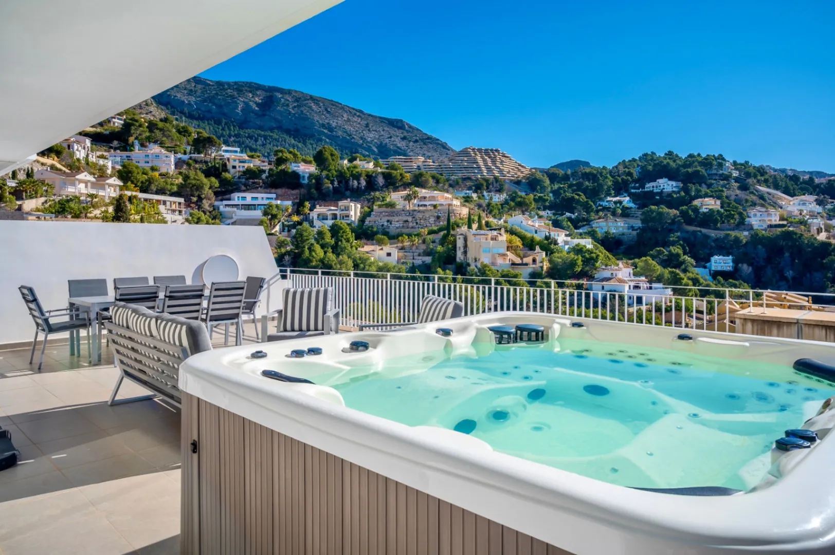 Atic exclusiv orientat spre sud-est de vânzare în Altea