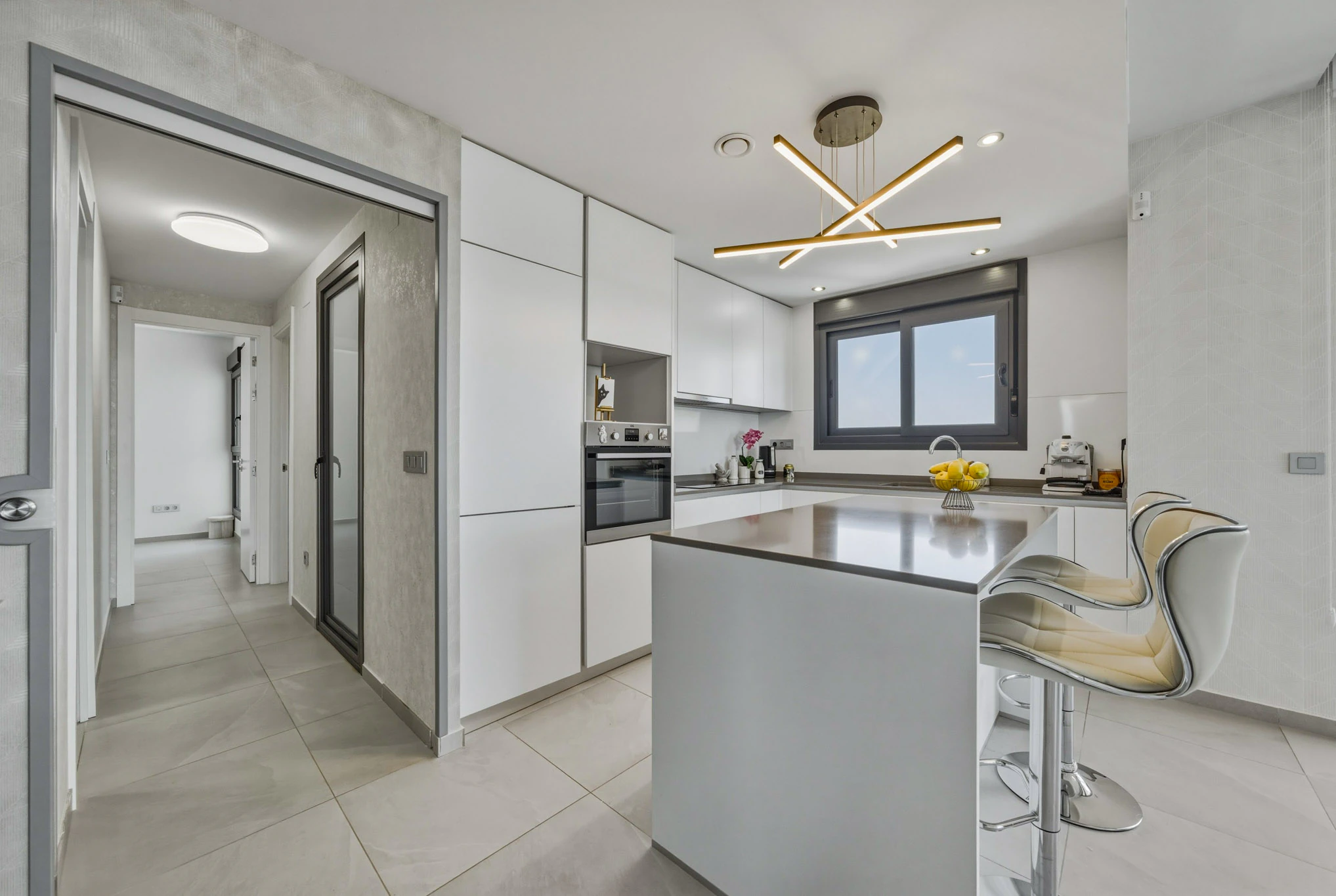 Apartament cu 3 camere de vânzare în Playa Poniente, Benidorm