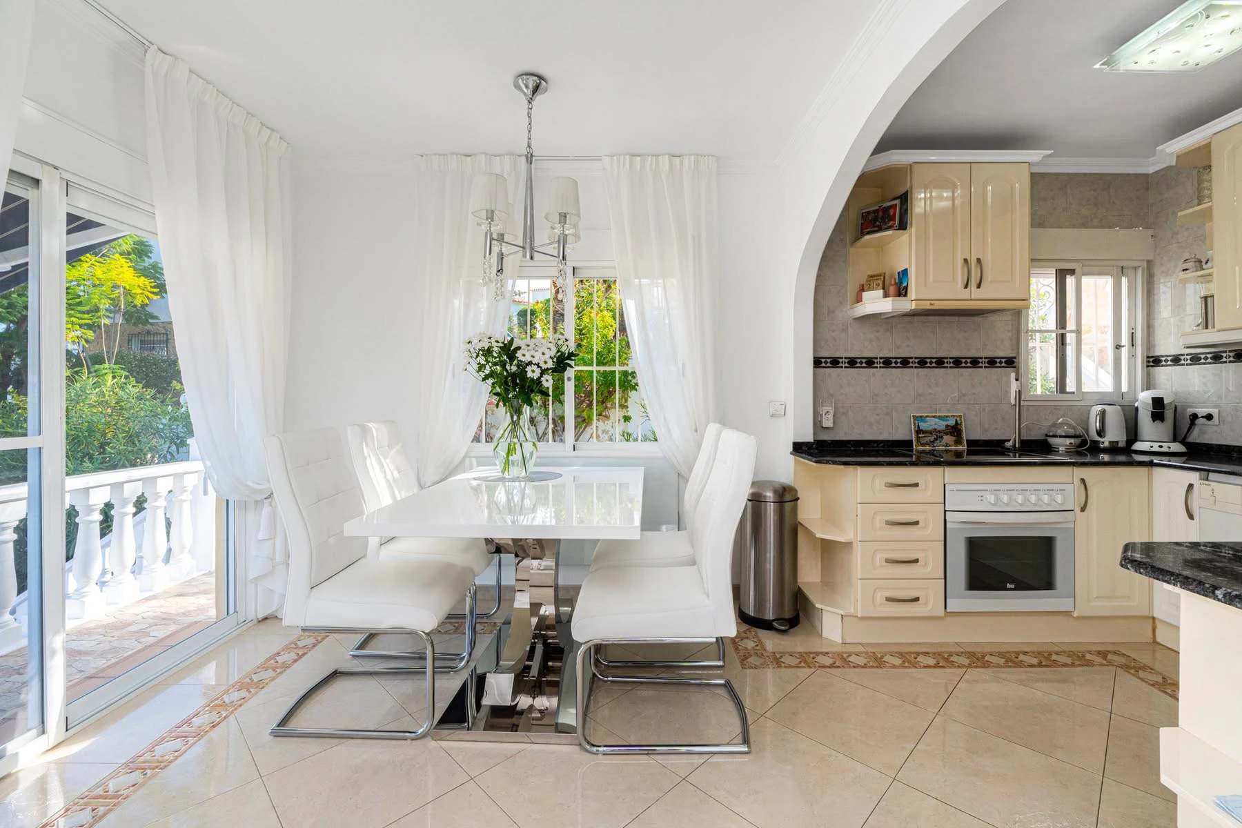 Vila renovată de vânzare în La Nucía