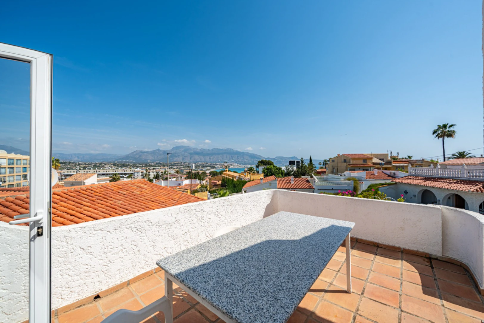 Vila mediteraneană tradițională cu vedere la mare de vânzare în L'Albir
