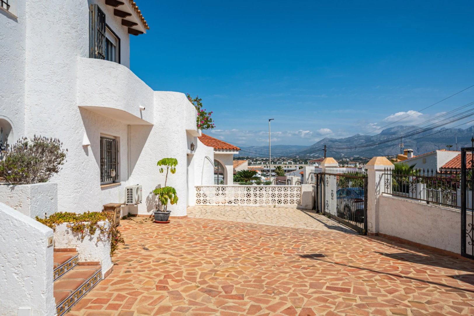 Vila mediteraneană tradițională cu vedere la mare de vânzare în L'Albir