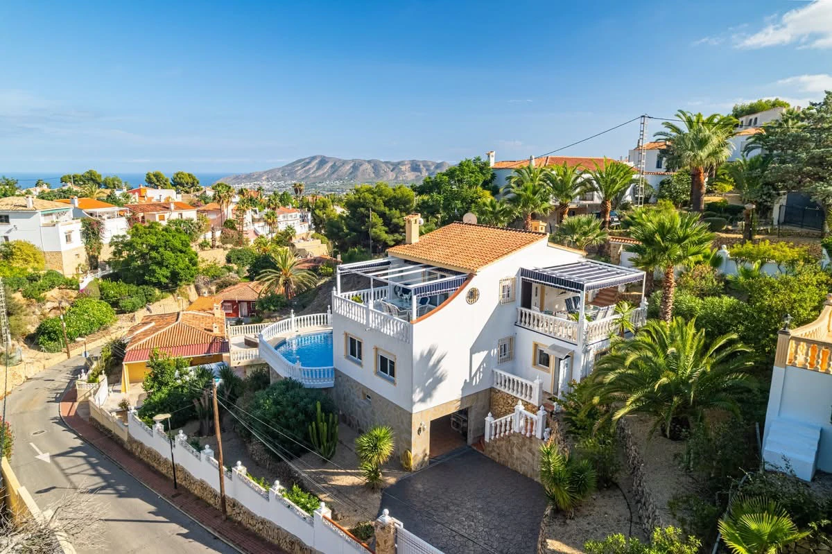 Vila renovată de vânzare în La Nucía