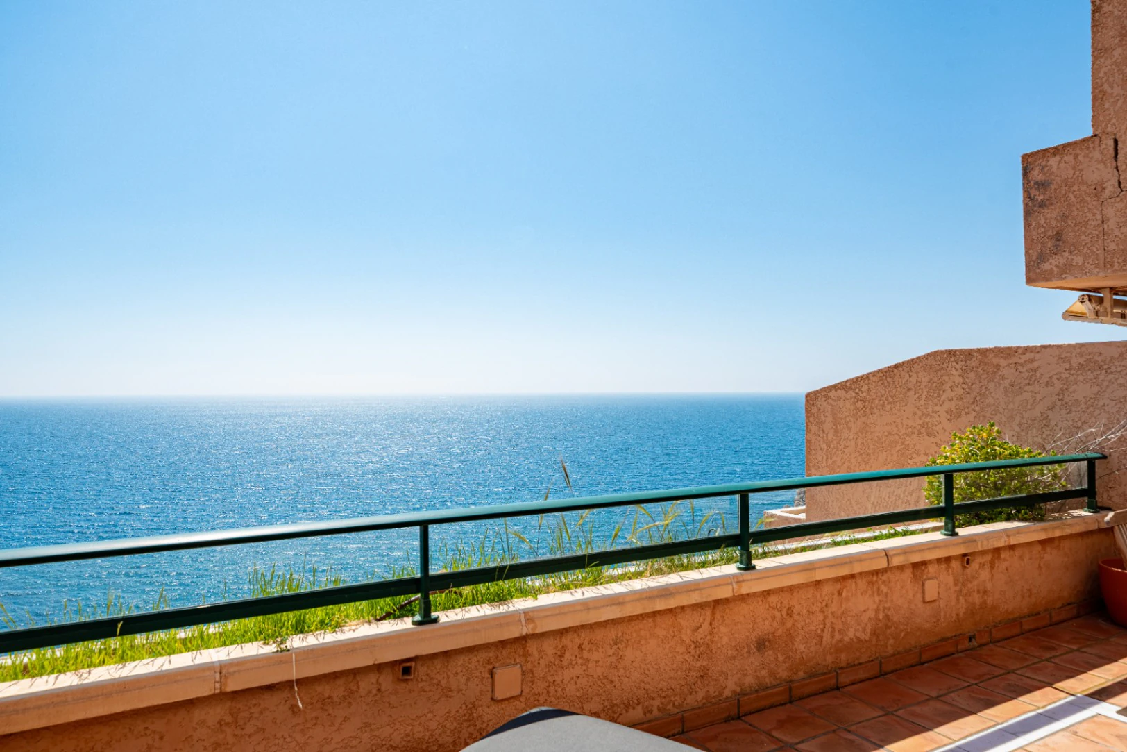 Dúplex de primă linie cu vedere panoramică la mare de vânzare în Mascarat