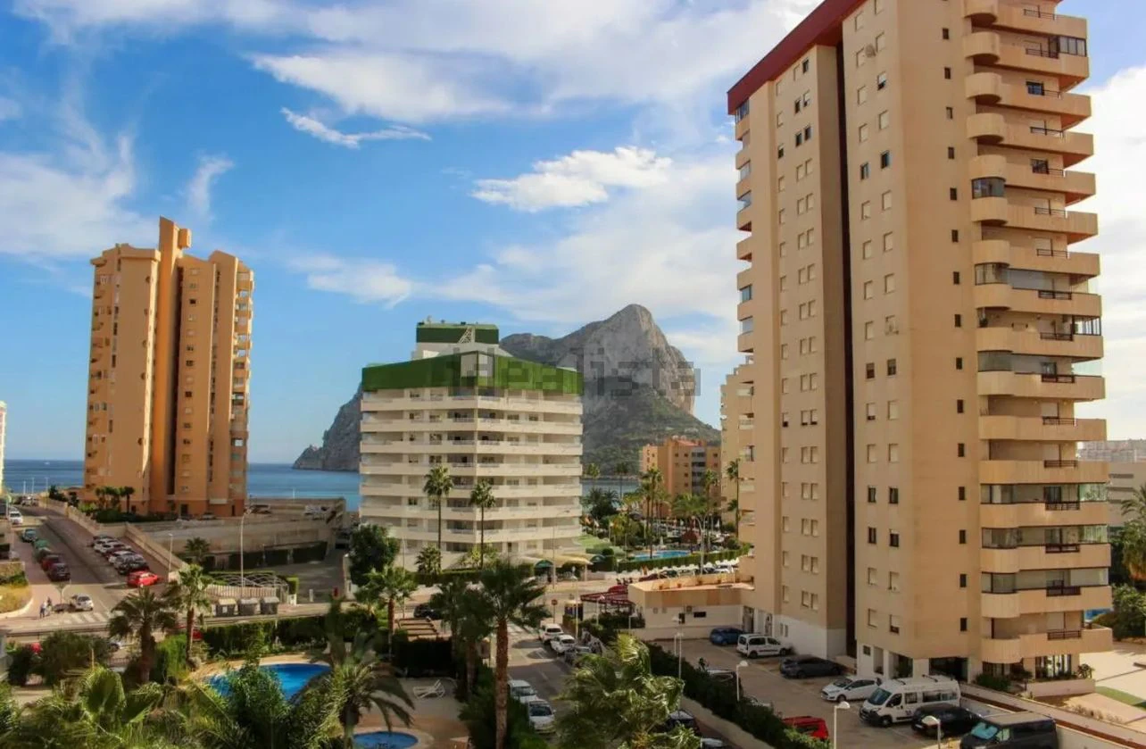 Apartamento con vistas al mar en venta en Calpe, Costa Blanca.