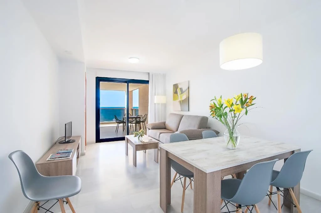 Apartamento en primera línea de playa con licencia turística en Mascarat-Altea