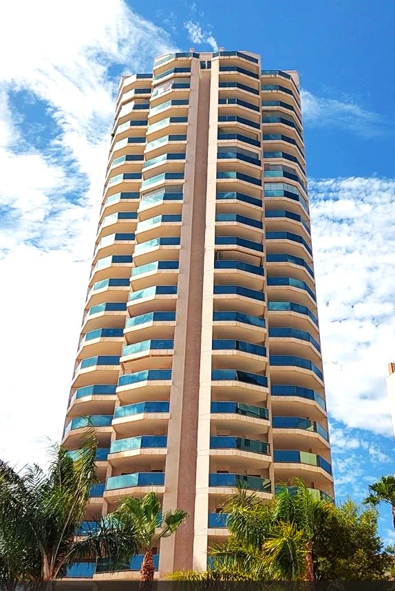 Apartamento con vistas al mar en venta en Calpe, Costa Blanca.