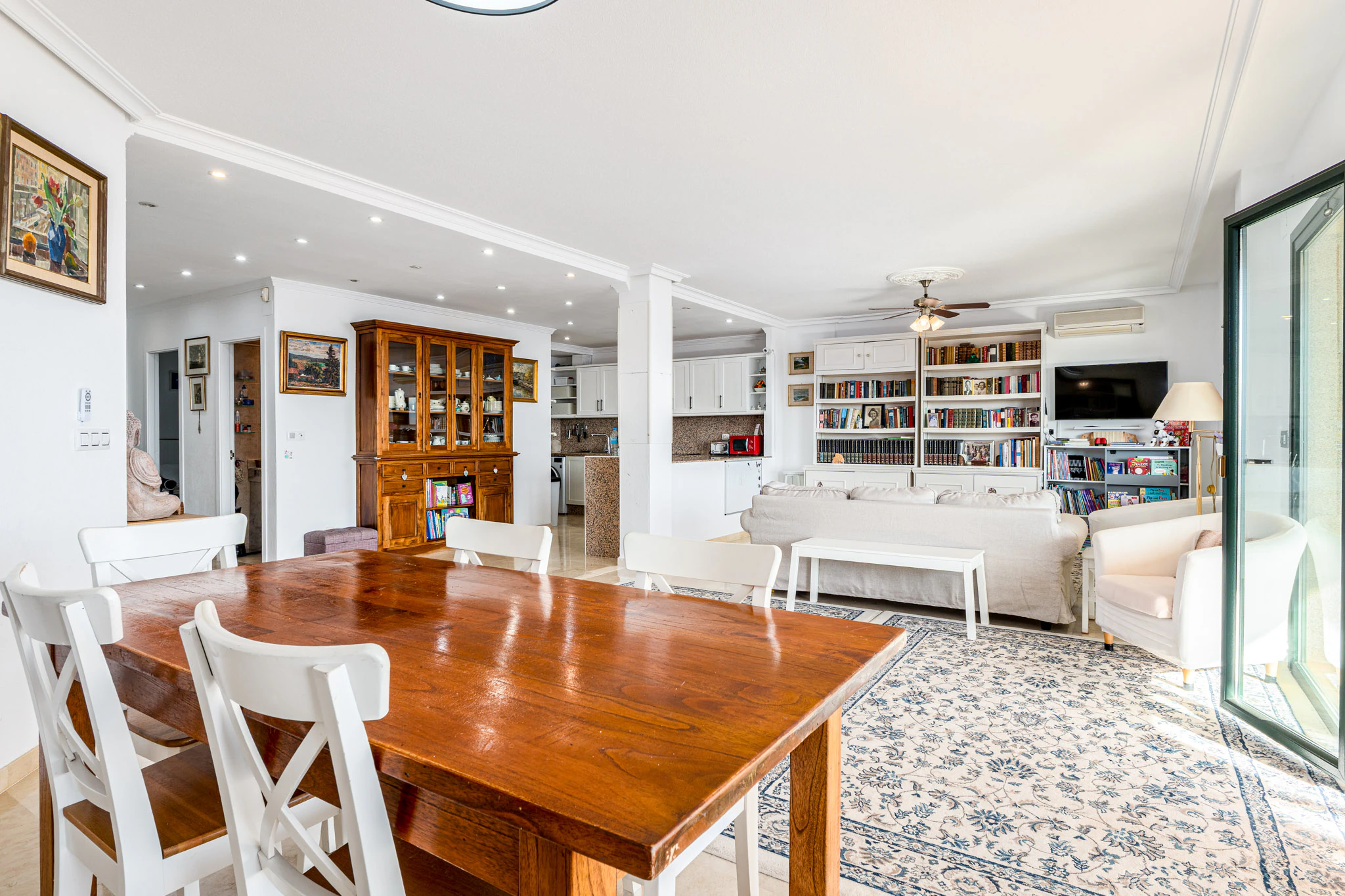 Apartament spațios cu vederi impresionante la mare și la munte de vânzare în Sierra de Altea