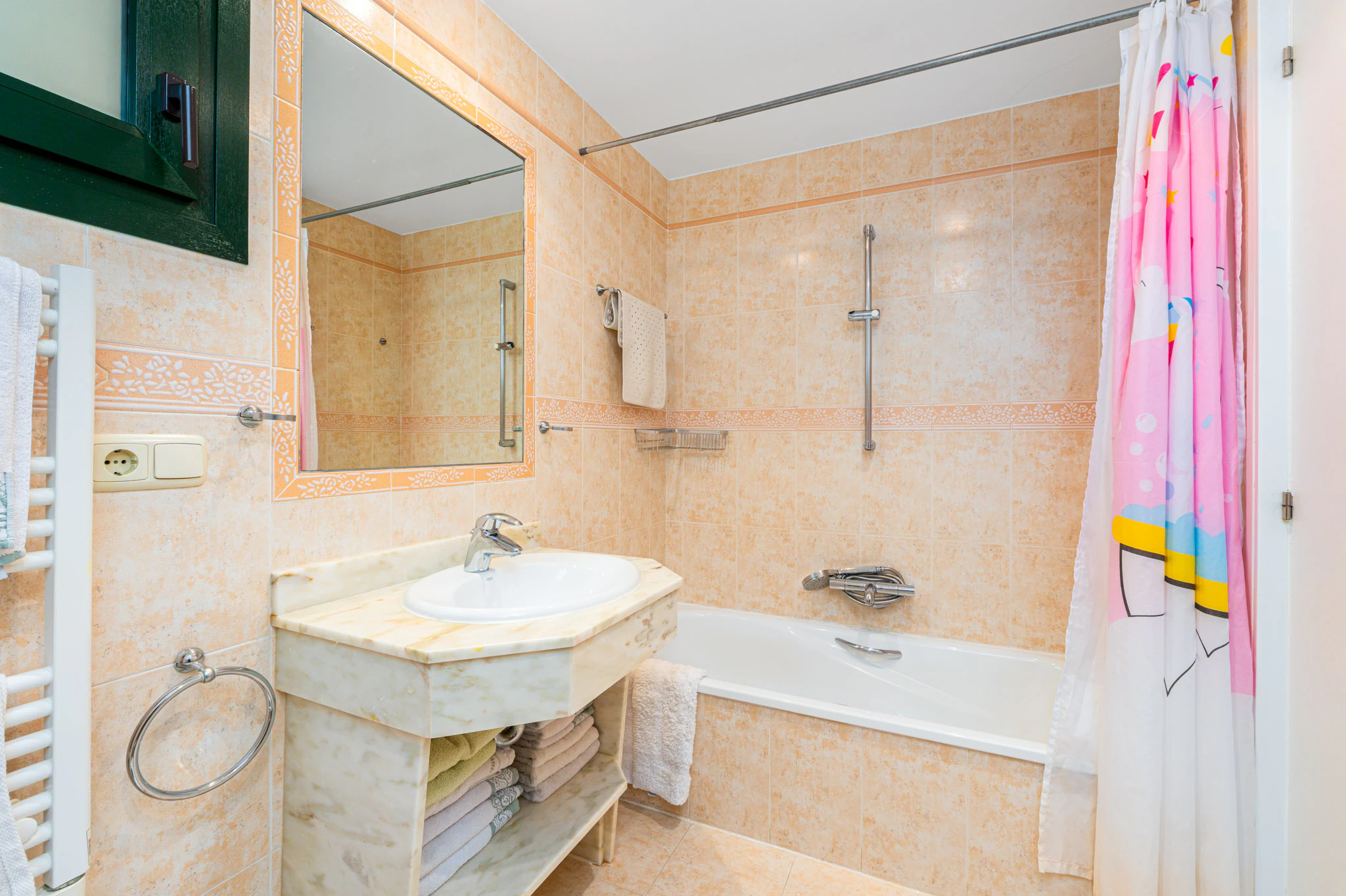 Apartament spațios cu vederi impresionante la mare și la munte de vânzare în Sierra de Altea