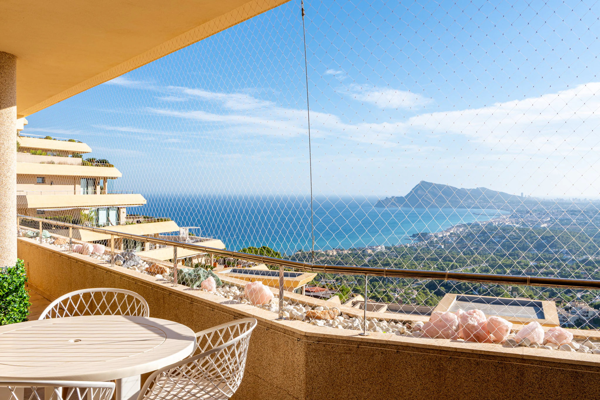 Apartament spațios cu vederi impresionante la mare și la munte de vânzare în Sierra de Altea