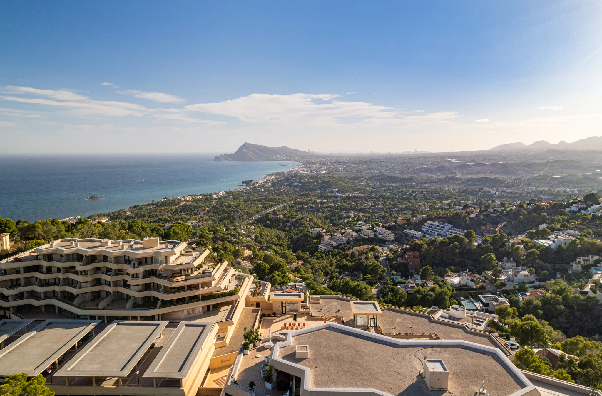 Apartament spațios cu vederi impresionante la mare și la munte de vânzare în Sierra de Altea