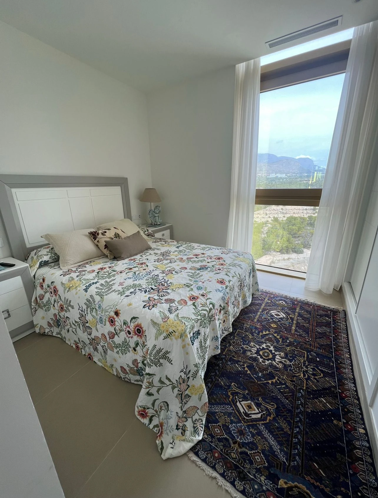 Apartament de lux cu vedere la mare în Intempo