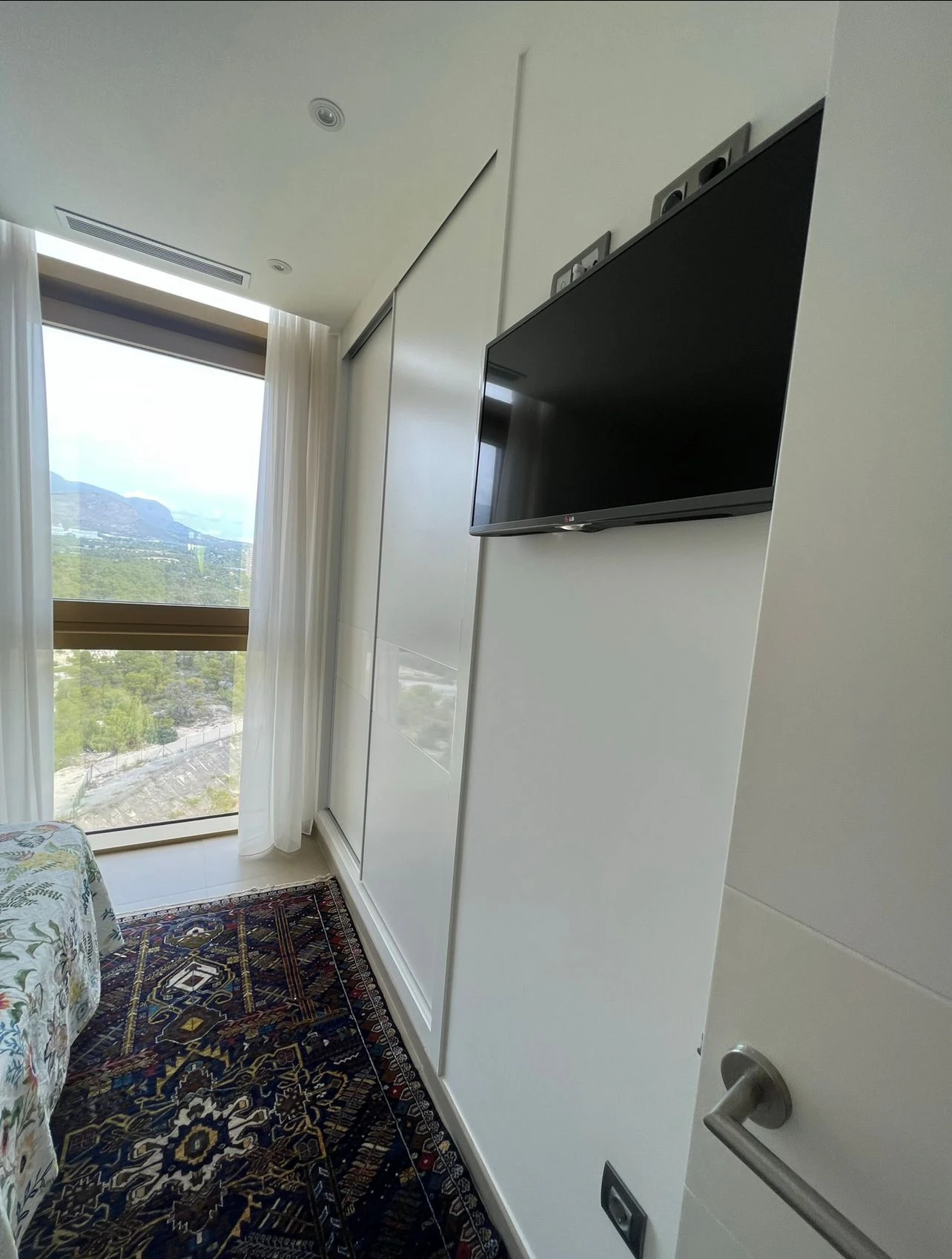 Apartament de lux cu vedere la mare în Intempo