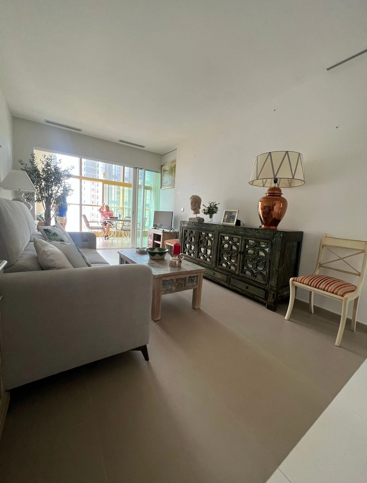 Apartament de lux cu vedere la mare în Intempo