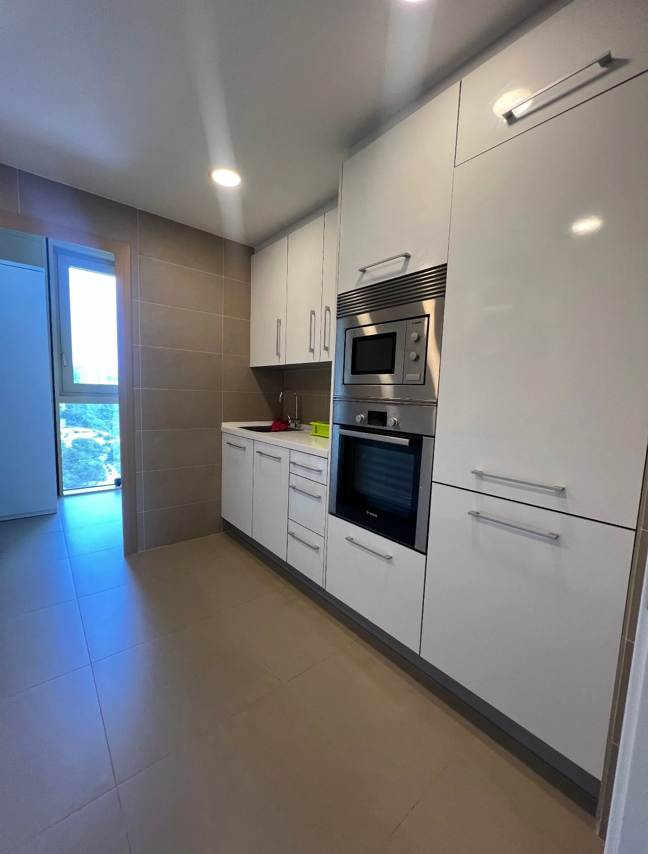 Apartament de lux cu vedere la mare în Intempo