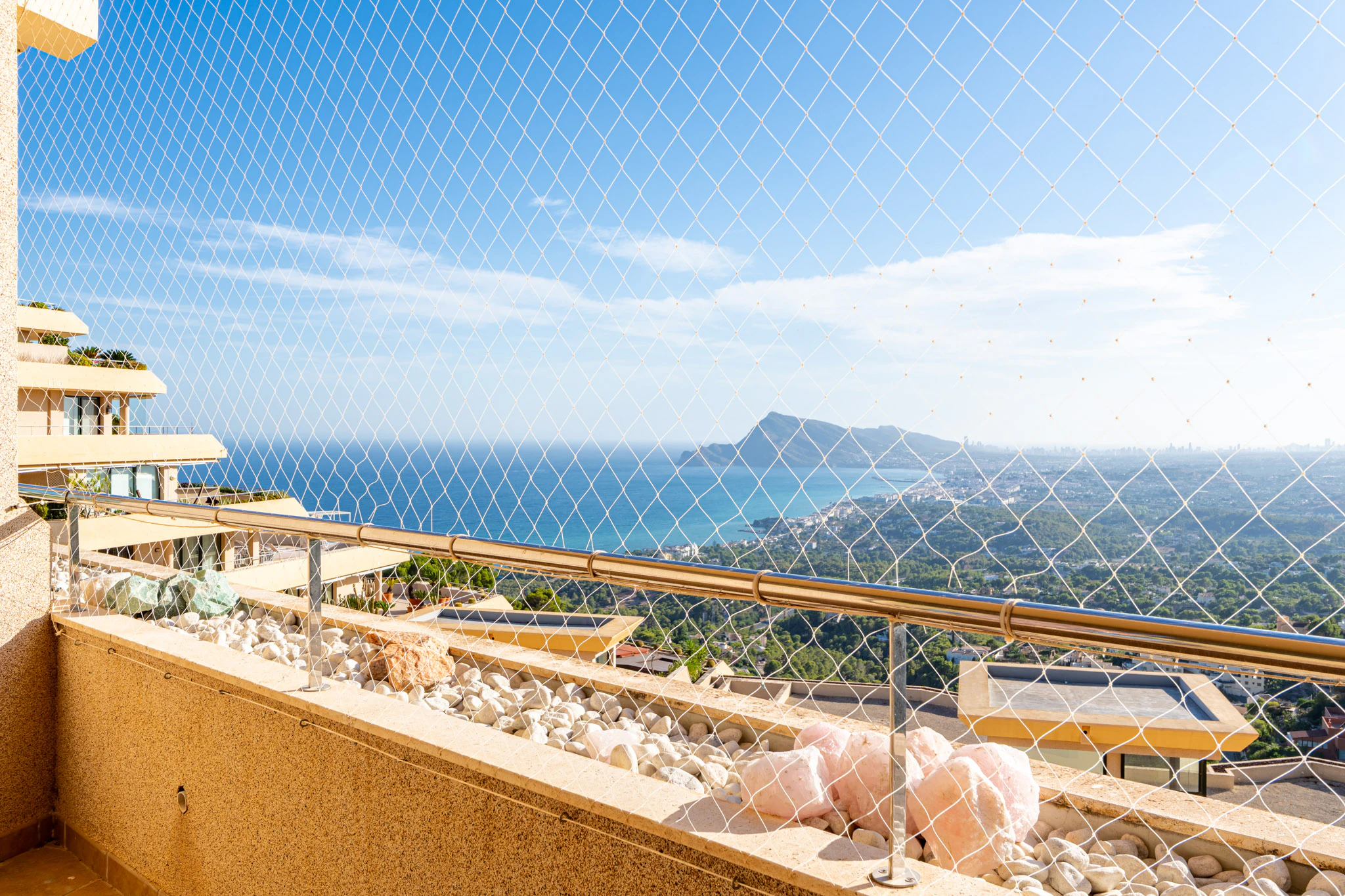 Apartament spațios cu vederi impresionante la mare și la munte de vânzare în Sierra de Altea
