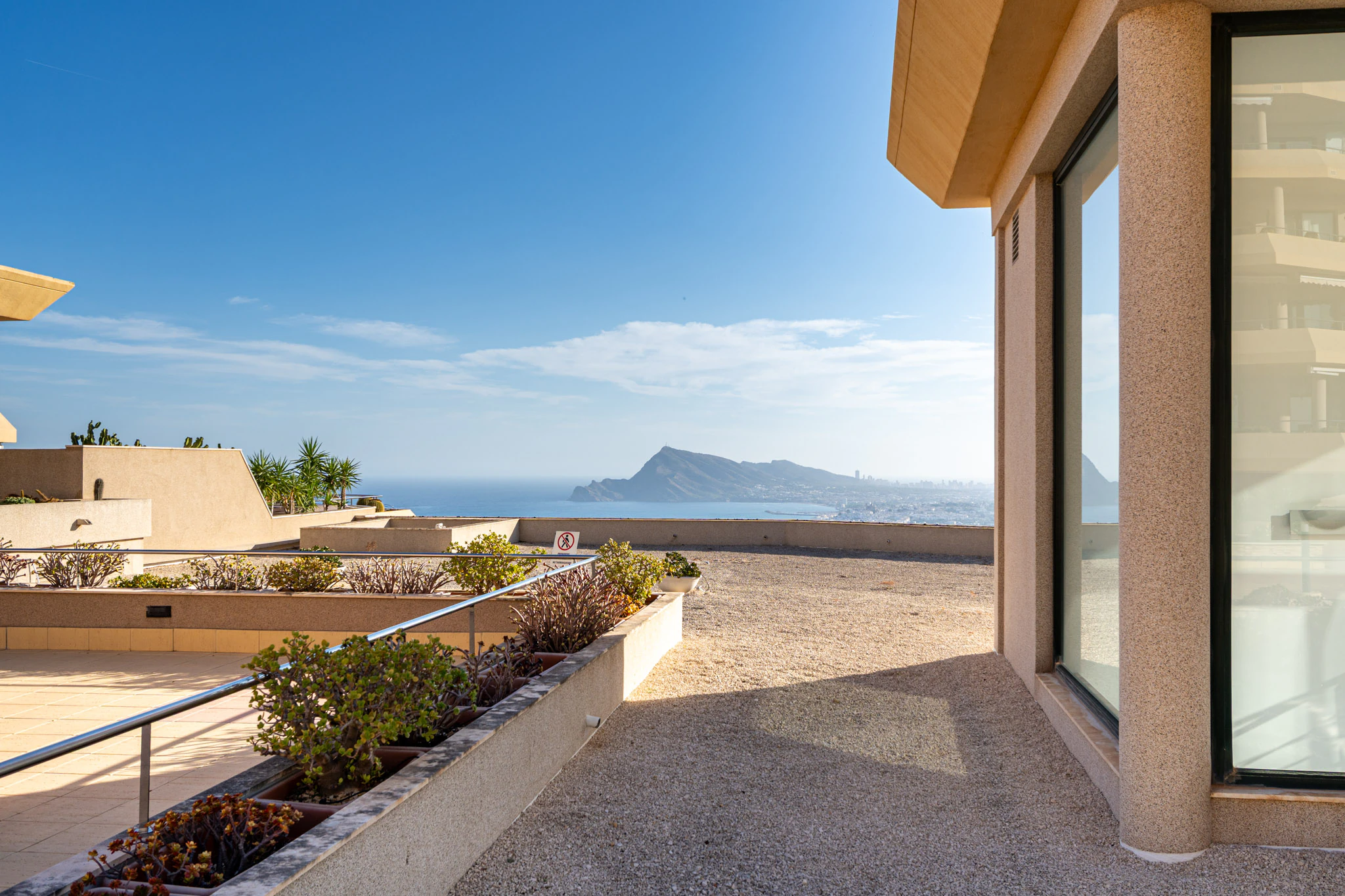 Apartament spațios cu vederi impresionante la mare și la munte de vânzare în Sierra de Altea