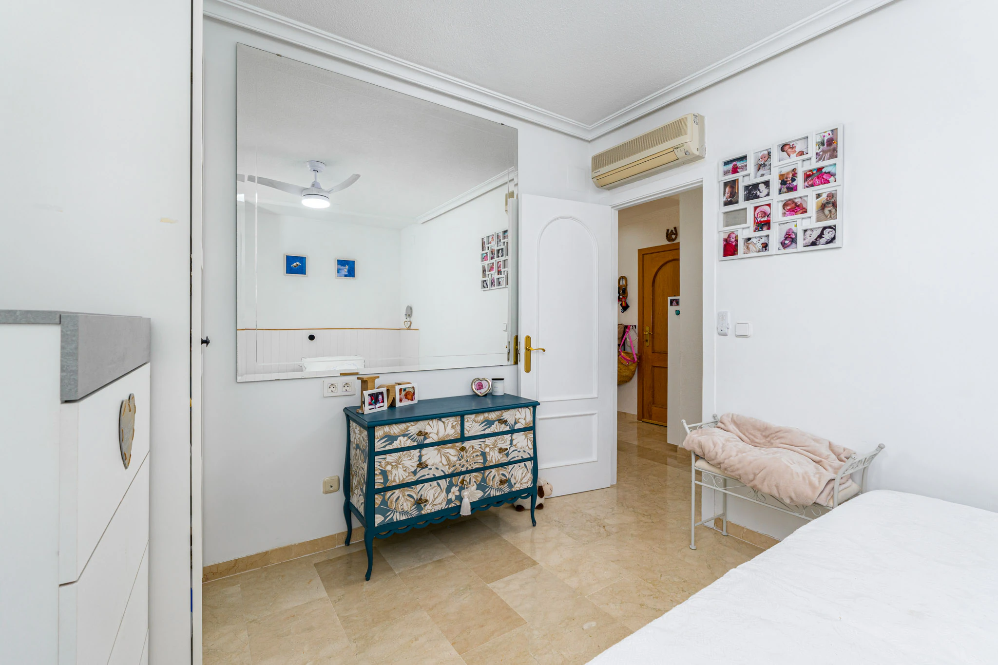 Apartament spațios cu vederi impresionante la mare și la munte de vânzare în Sierra de Altea
