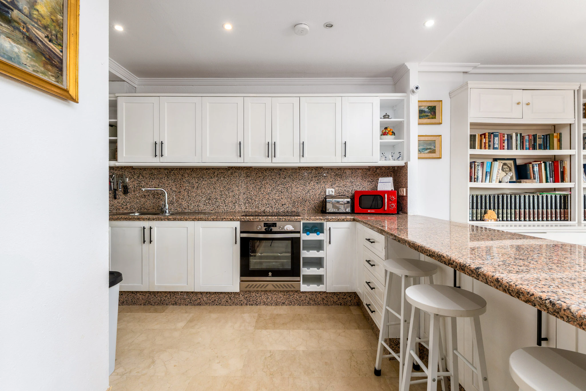Apartament spațios cu vederi impresionante la mare și la munte de vânzare în Sierra de Altea