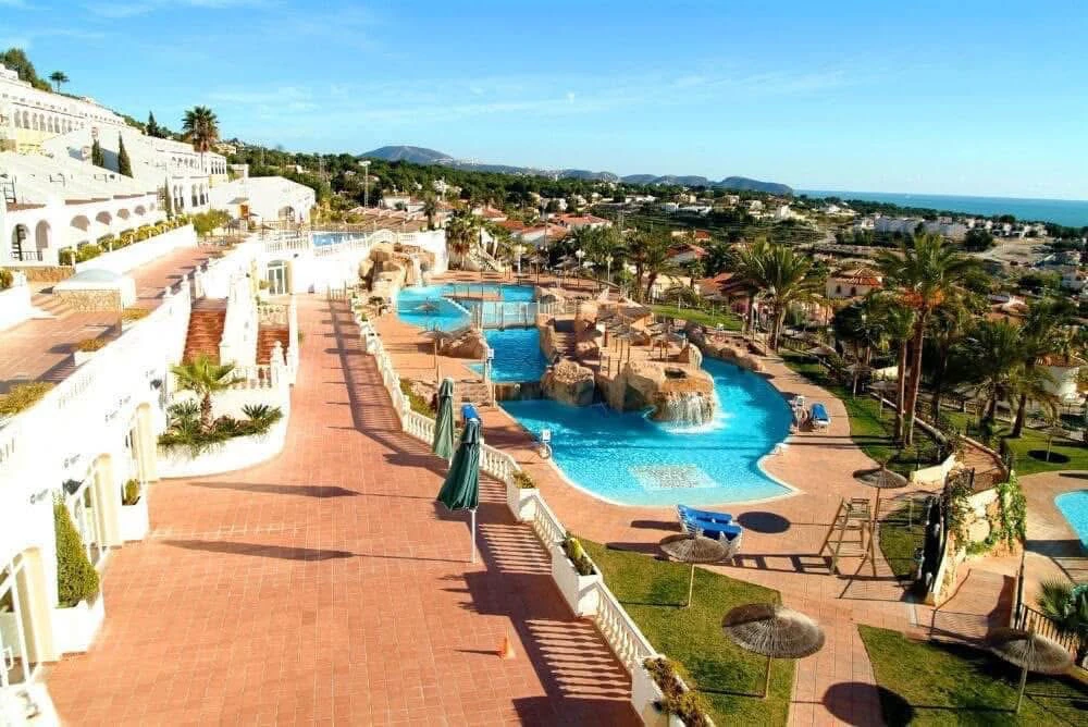BUNGALOW CU VISTA LA MARE DE VÂNZARE ÎN CALPE – OPORTUNITATE UNICĂ