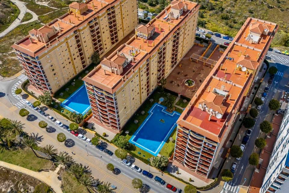 Apartament bine situat aproape de plajă, cu un excelent potențial de închiriere, de vânzare în Villajoyosa.