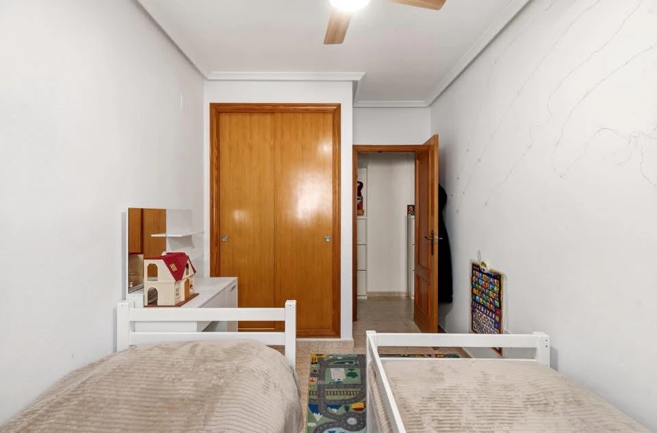 Apartament bine situat aproape de plajă, cu un excelent potențial de închiriere, de vânzare în Villajoyosa.