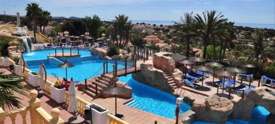 BUNGALOW CU VISTA LA MARE DE VÂNZARE ÎN CALPE – OPORTUNITATE UNICĂ