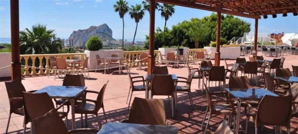 BUNGALOW CU VISTA LA MARE DE VÂNZARE ÎN CALPE – OPORTUNITATE UNICĂ