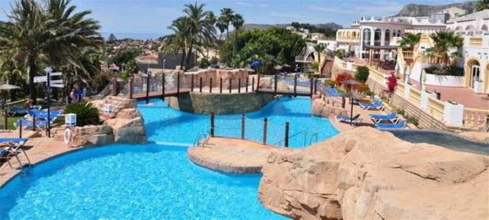 BUNGALOW CU VISTA LA MARE DE VÂNZARE ÎN CALPE – OPORTUNITATE UNICĂ