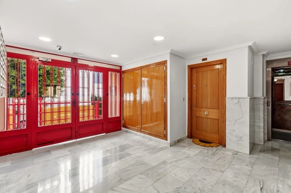 Apartament bine situat aproape de plajă, cu un excelent potențial de închiriere, de vânzare în Villajoyosa.