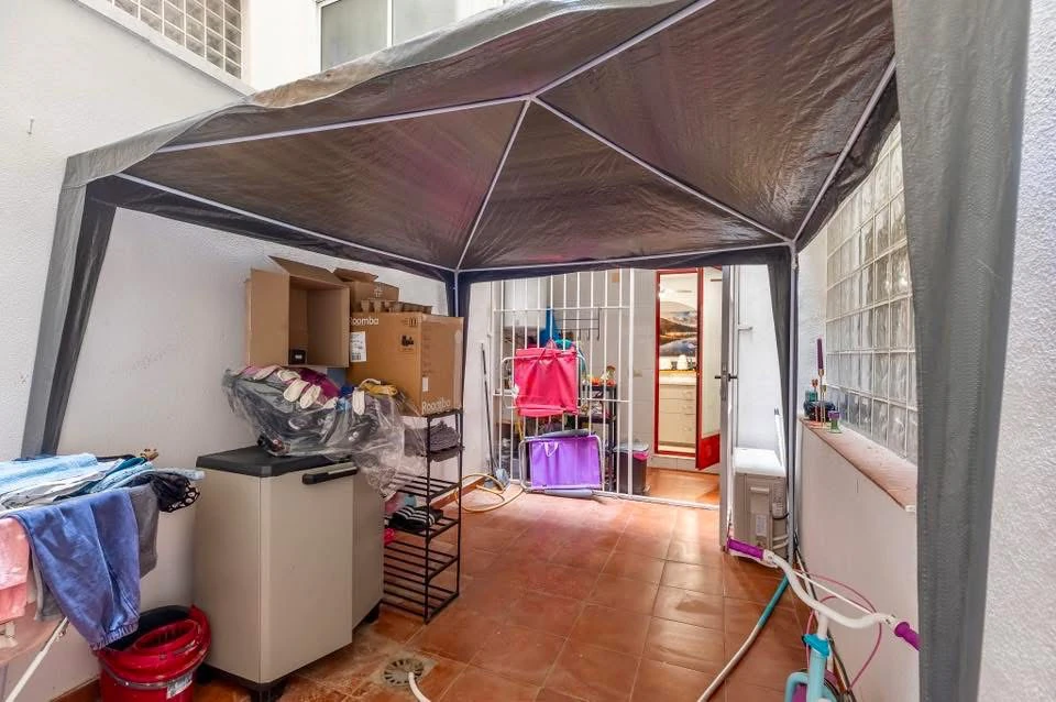 Apartament bine situat aproape de plajă, cu un excelent potențial de închiriere, de vânzare în Villajoyosa.