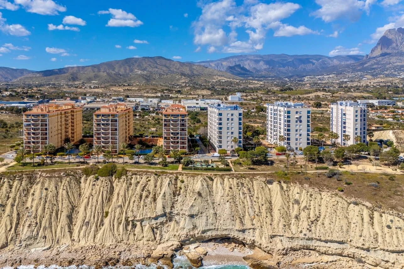 Apartament bine situat aproape de plajă, cu un excelent potențial de închiriere, de vânzare în Villajoyosa.