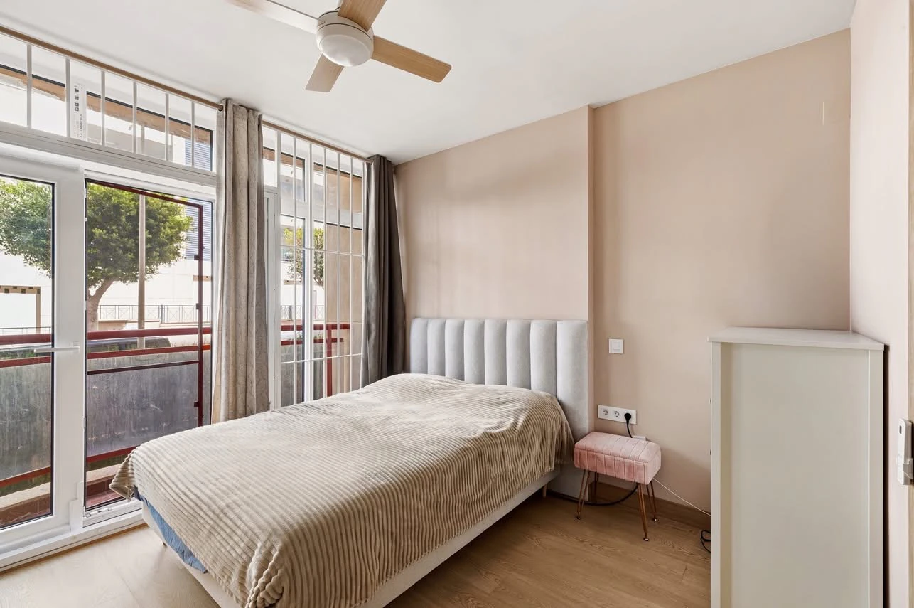 Apartament bine situat aproape de plajă, cu un excelent potențial de închiriere, de vânzare în Villajoyosa.