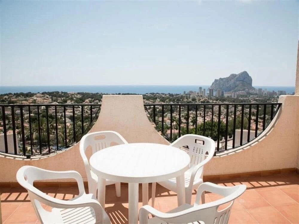 Bungalouri cu licență turistică și vedere la mare de vânzare în Calpe