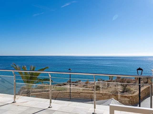 Apartamento Elegante en un Resort de Lujo a Solo Pocos Pasos de la Playa en Venta en Campello