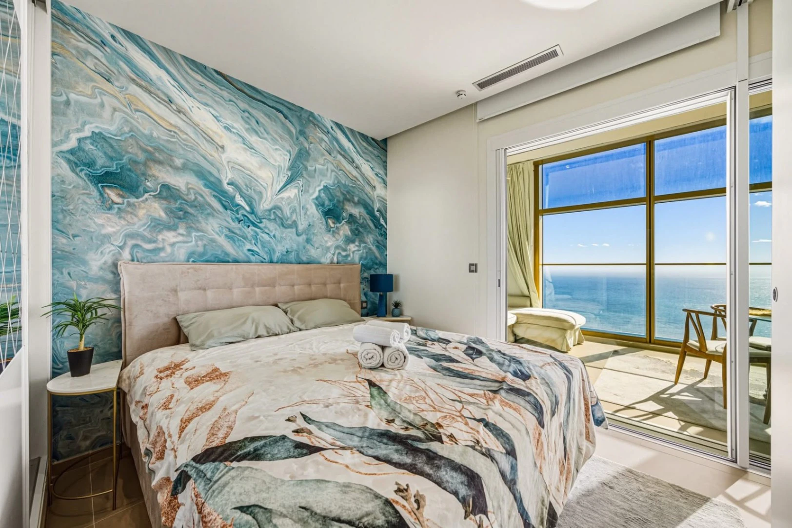 Apartamento de lujo en el 37º piso con vistas panorámicas al mar en Benidorm