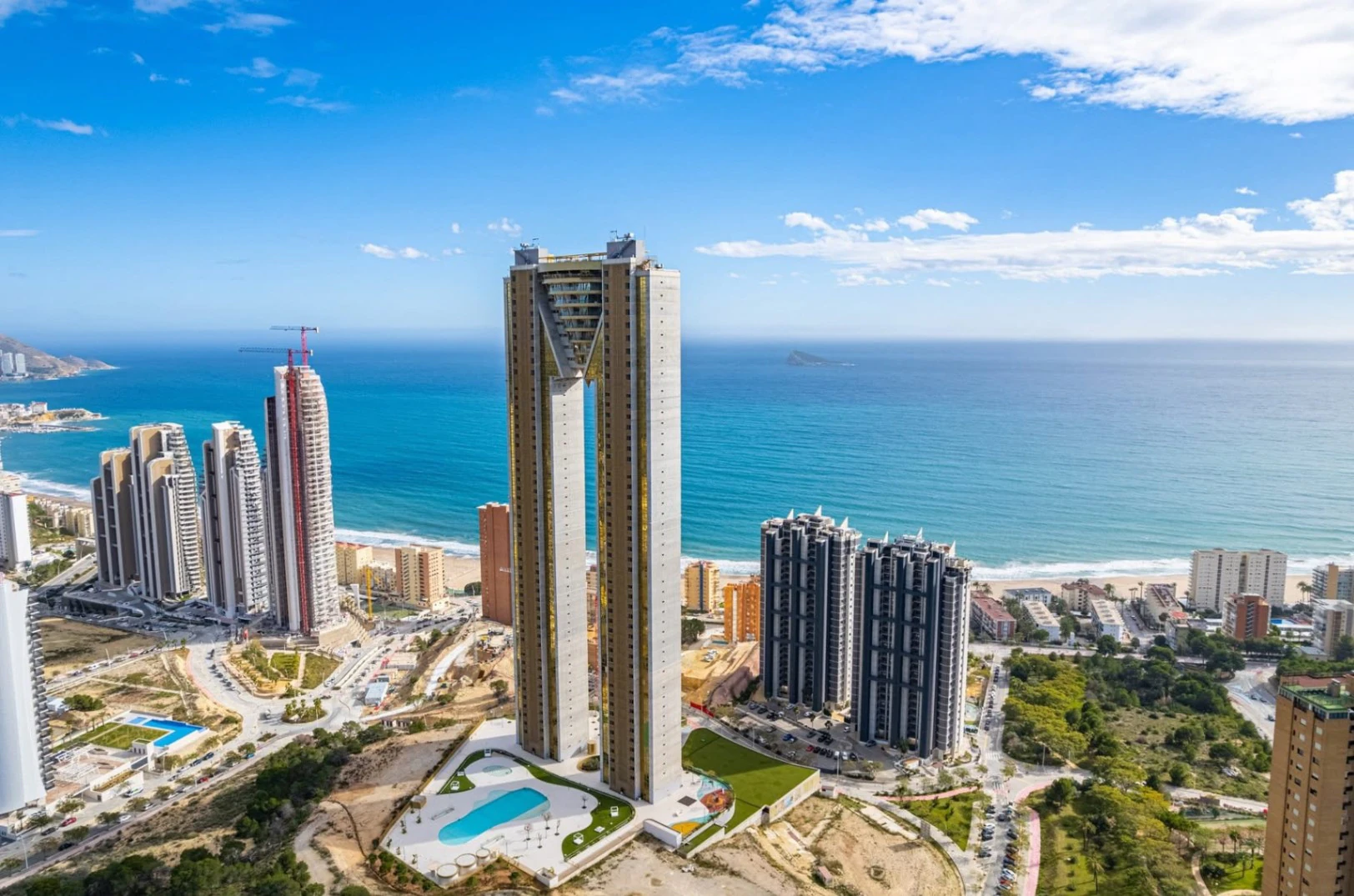 Apartamento de lujo en el 37º piso con vistas panorámicas al mar en Benidorm