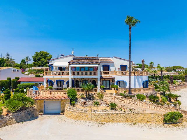 Vila mediteraneană de lux de vânzare în Teulada, pe un teren de 4.000 m²