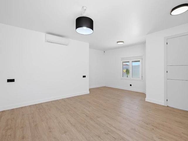 Vila complet renovată, orientată spre sud, de vânzare în La Nucía.