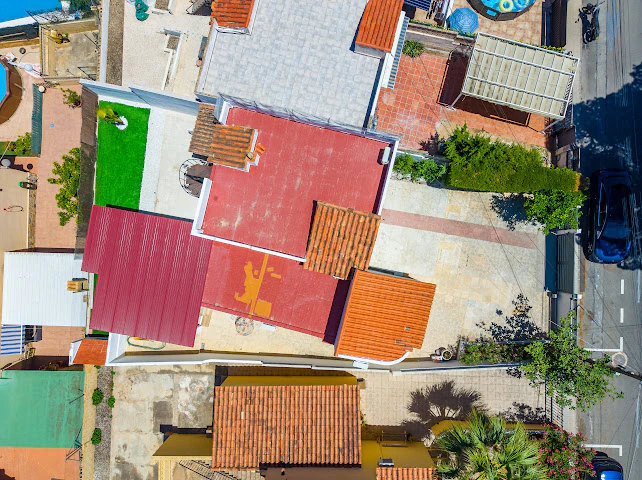 Vila complet renovată, orientată spre sud, de vânzare în La Nucía.