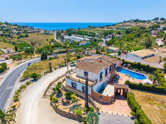 Vila mediteraneană de lux de vânzare în Teulada, pe un teren de 4.000 m²