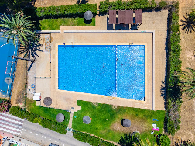 Vila complet renovată, orientată spre sud, de vânzare în La Nucía.
