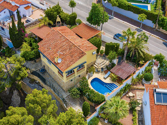 Vila renovată de vânzare în La Nucía