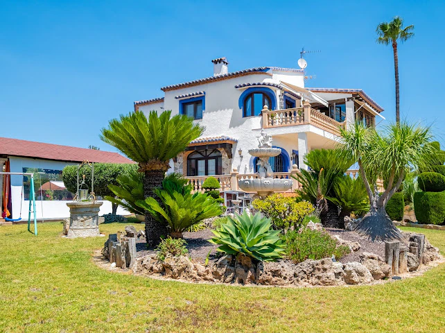 Vila mediteraneană de lux de vânzare în Teulada, pe un teren de 4.000 m²