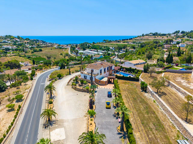 Vila mediteraneană de lux de vânzare în Teulada, pe un teren de 4.000 m²
