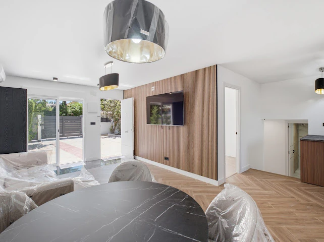 Vila complet renovată, orientată spre sud, de vânzare în La Nucía.