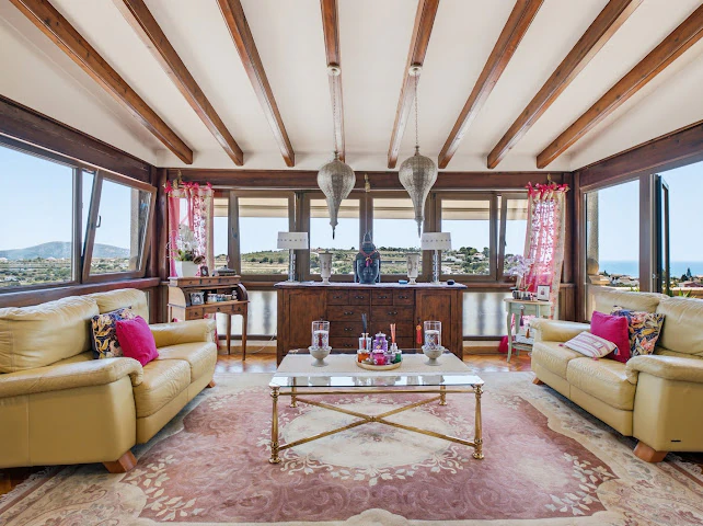 Vila mediteraneană de lux de vânzare în Teulada, pe un teren de 4.000 m²