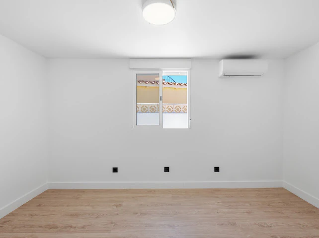 Vila complet renovată, orientată spre sud, de vânzare în La Nucía.