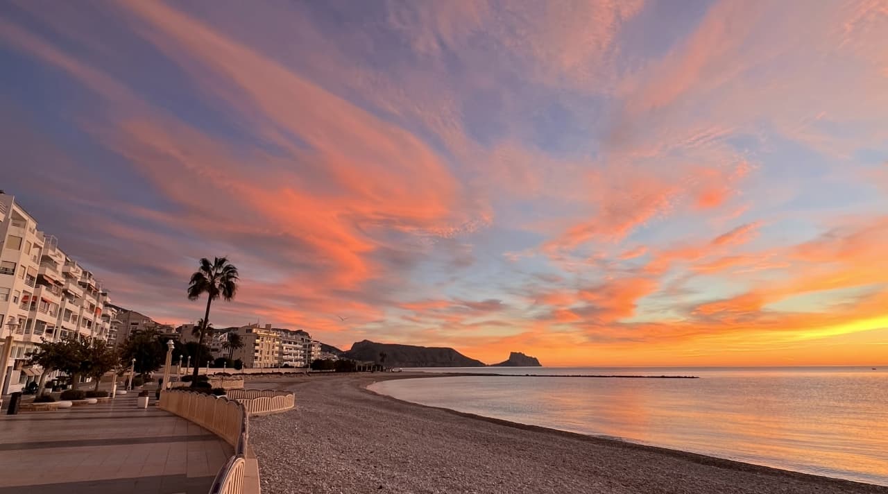 Reasons to buy a property on the Costa Blanca