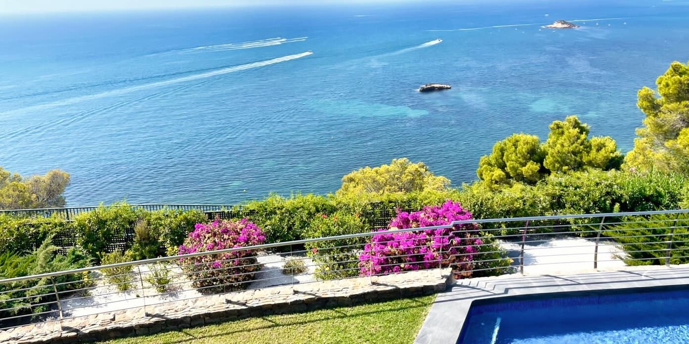 Unlocking the allure of luxury villas Altea